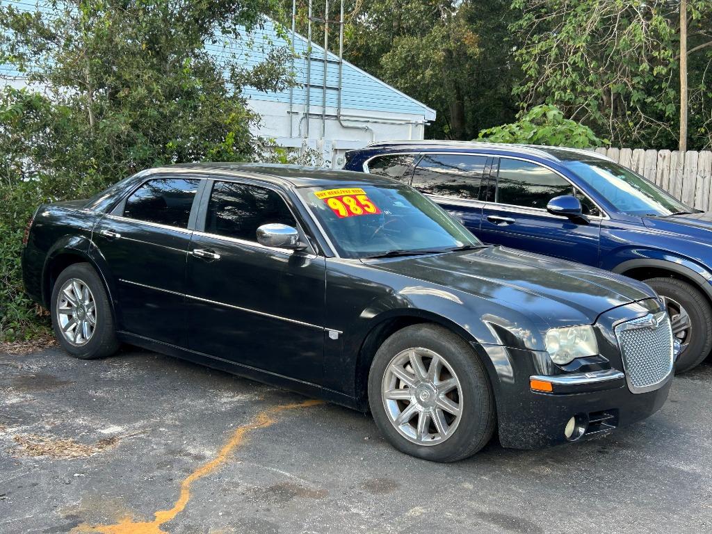 2005 Chrysler 300 C's photo