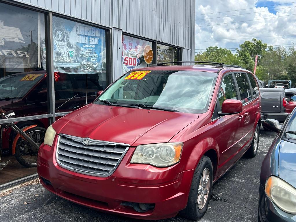 2008 Chrysler Town & Country Touring photo 2