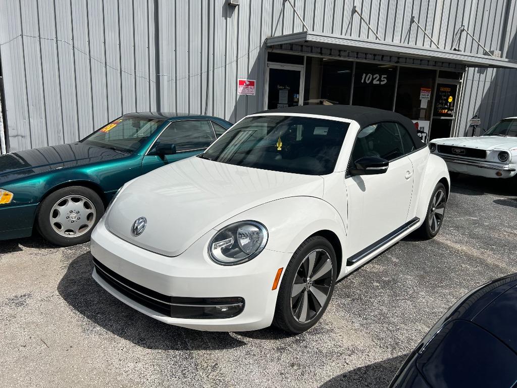 2013 Volkswagen Beetle 2.0 photo 2